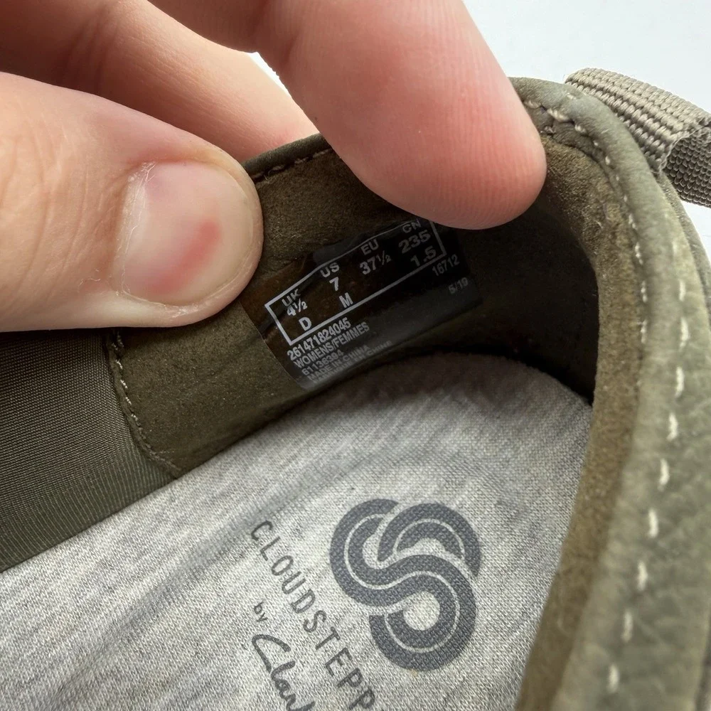 Clarks Cloudsteppers Penny Loafers Women Sz 7 M Olive Green Slip On Comfort Shoe